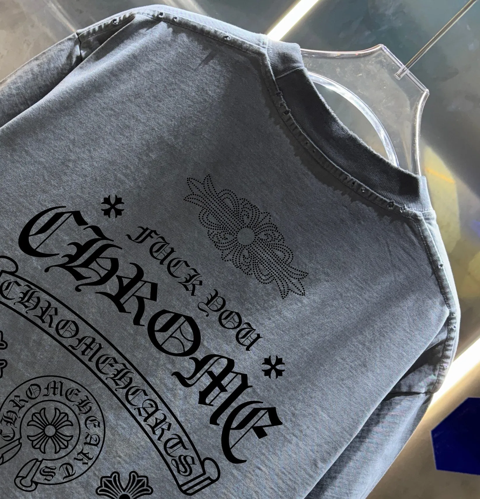 CH Crow 2026 Spring and Summer New Arrival Washed and worn, round neck short-sleeved tee, men and women Same Style loose version, hangtag, collar label, wash mark, complete with three labels Color: Washed black, Washed white, Washed gray, Washed brown, Washed red Size: S M L XL XXL
